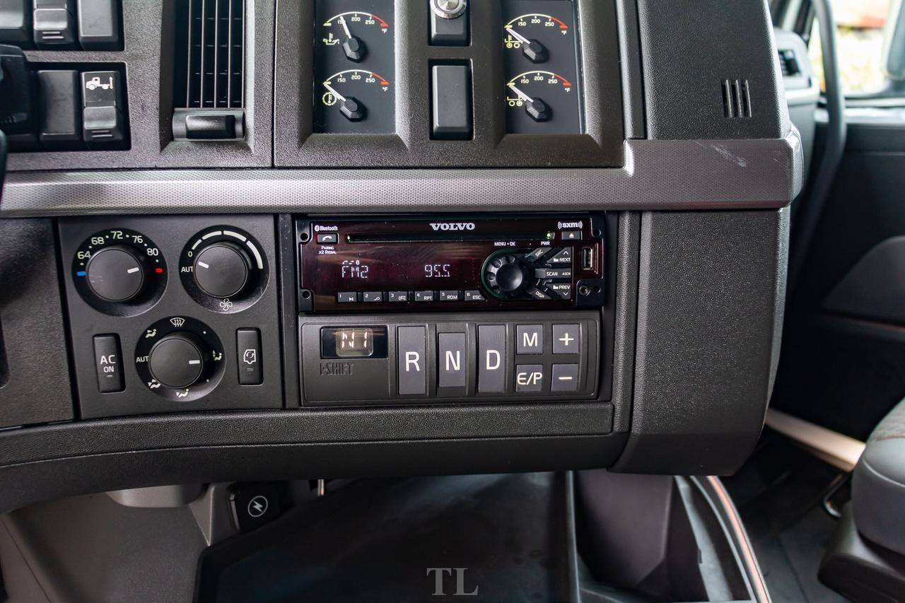 2019 Volvo VNL 64T 740 Tractor Sleeper Red Deer AB