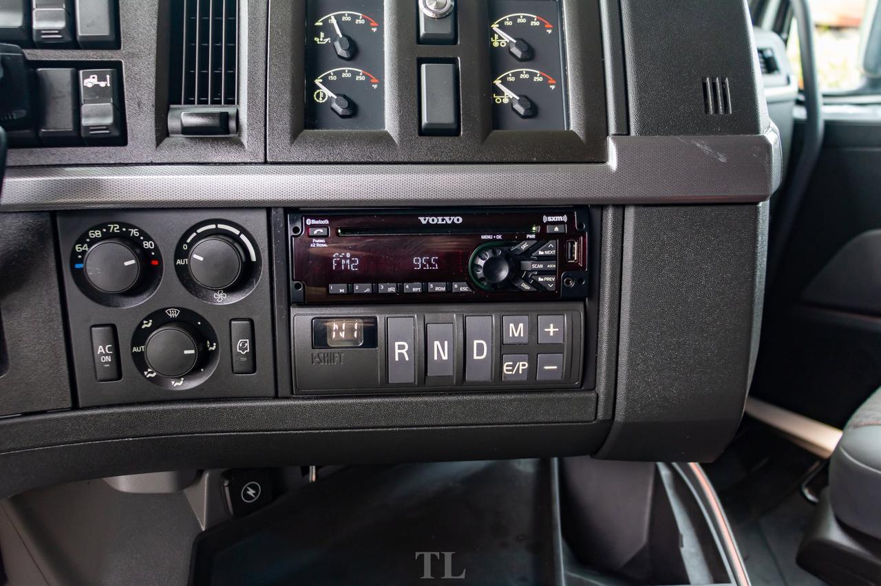 2019 Volvo VNL 64T 740 Tractor Sleeper Red Deer AB