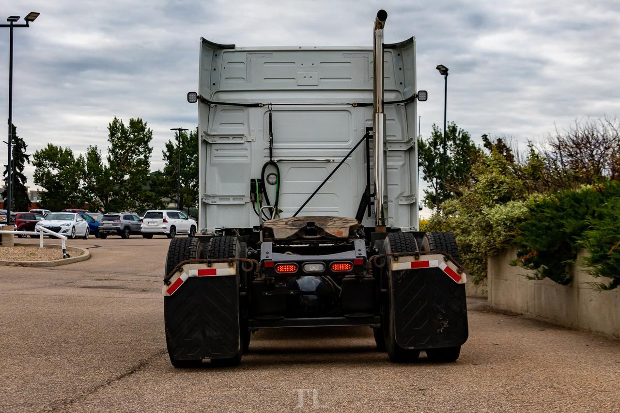 2019 Volvo VNL 64T 740 Tractor Sleeper Red Deer AB