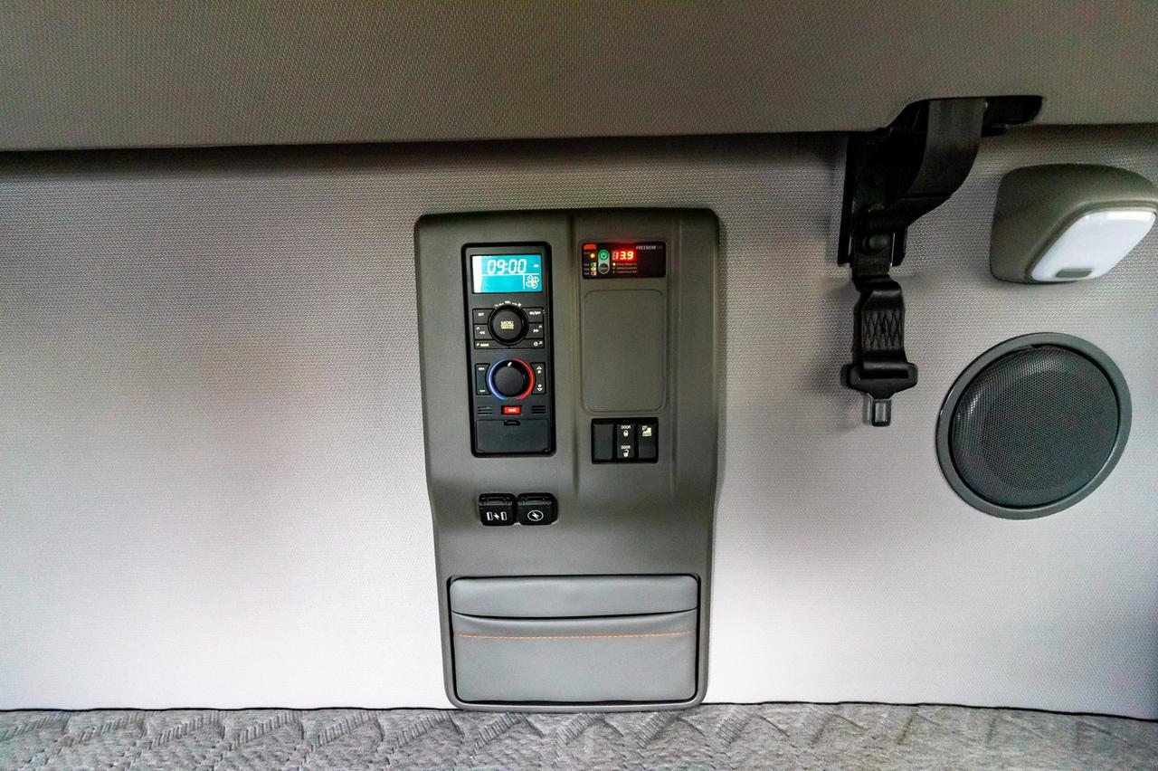 2019 Volvo VNL 64T 740 Tractor Sleeper Red Deer AB