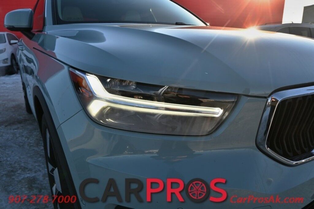 2019 Volvo XC40 Momentum - AWD - Premium & Vision Pkg - Power & Heated Leather Seats - Keyless Entry / Push to Start - Navigation - Bluetooth - Backup Camera - Power Tilt Heated Side Mirrors - Collision Warning System / Blind Spot Alert - 1 Owner Anchorage AK