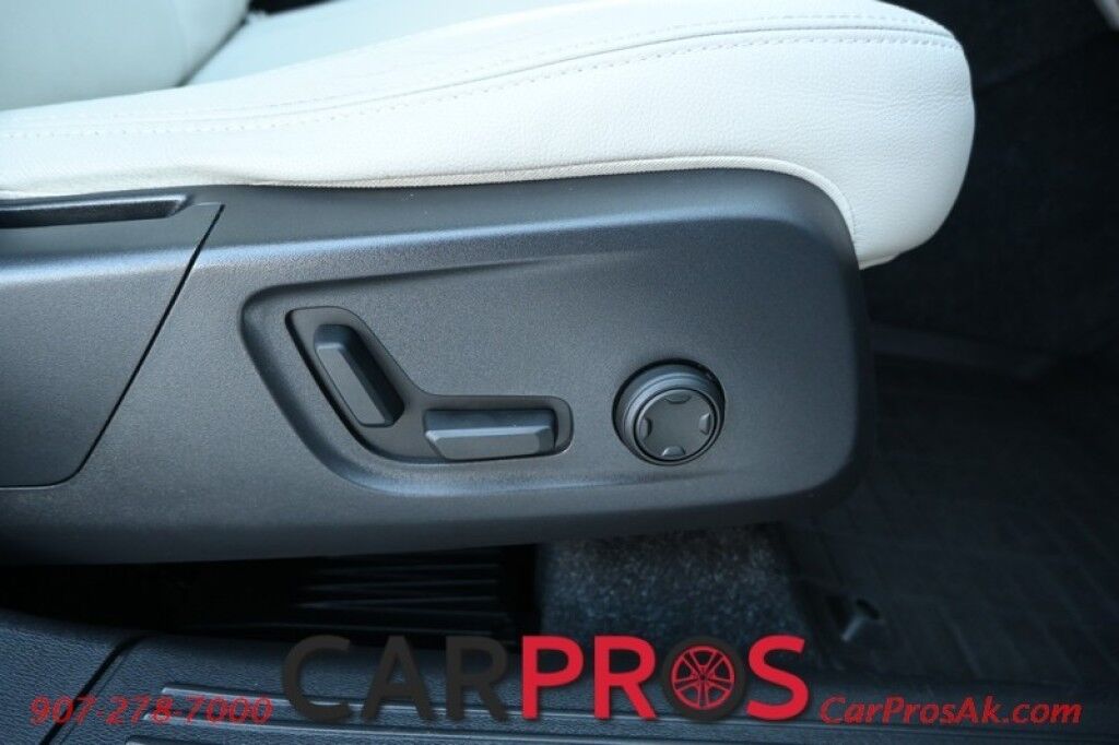 2019 Volvo XC40 Momentum - AWD - Premium & Vision Pkg - Power & Heated Leather Seats - Keyless Entry / Push to Start - Navigation - Bluetooth - Backup Camera - Power Tilt Heated Side Mirrors - Collision Warning System / Blind Spot Alert - 1 Owner Anchorage AK