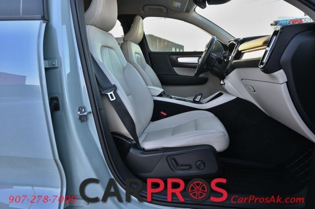 2019 Volvo XC40 Momentum - AWD - Premium & Vision Pkg - Power & Heated Leather Seats - Keyless Entry / Push to Start - Navigation - Bluetooth - Backup Camera - Power Tilt Heated Side Mirrors - Collision Warning System / Blind Spot Alert - 1 Owner Anchorage AK