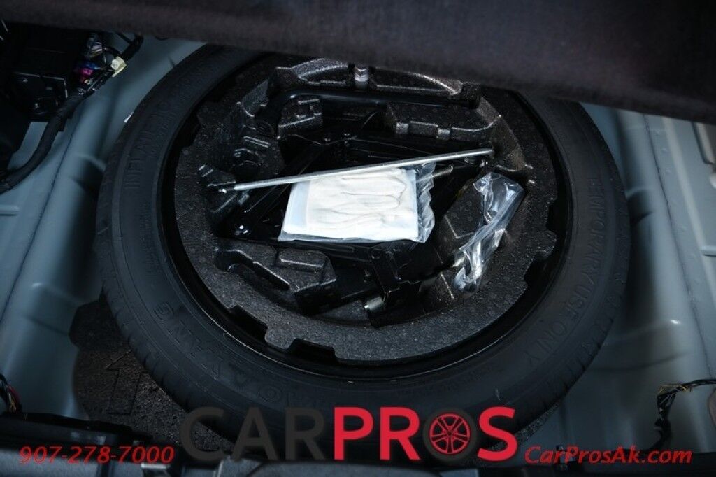 2019 Volvo XC40 Momentum - AWD - Premium & Vision Pkg - Power & Heated Leather Seats - Keyless Entry / Push to Start - Navigation - Bluetooth - Backup Camera - Power Tilt Heated Side Mirrors - Collision Warning System / Blind Spot Alert - 1 Owner Anchorage AK