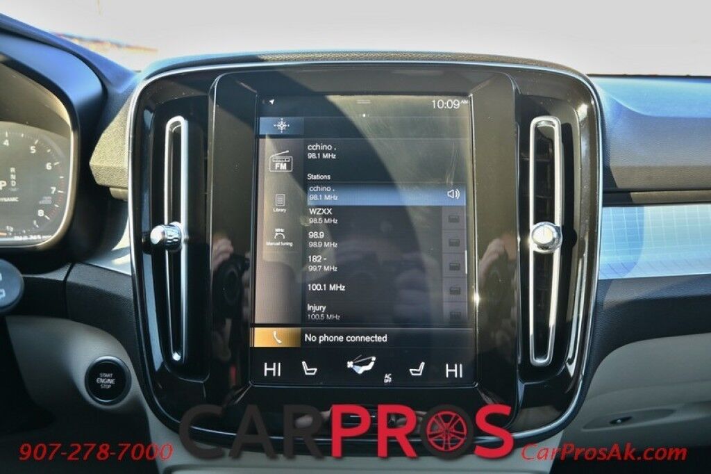 2019 Volvo XC40 Momentum - AWD - Premium & Vision Pkg - Power & Heated Leather Seats - Keyless Entry / Push to Start - Navigation - Bluetooth - Backup Camera - Power Tilt Heated Side Mirrors - Collision Warning System / Blind Spot Alert - 1 Owner Anchorage AK