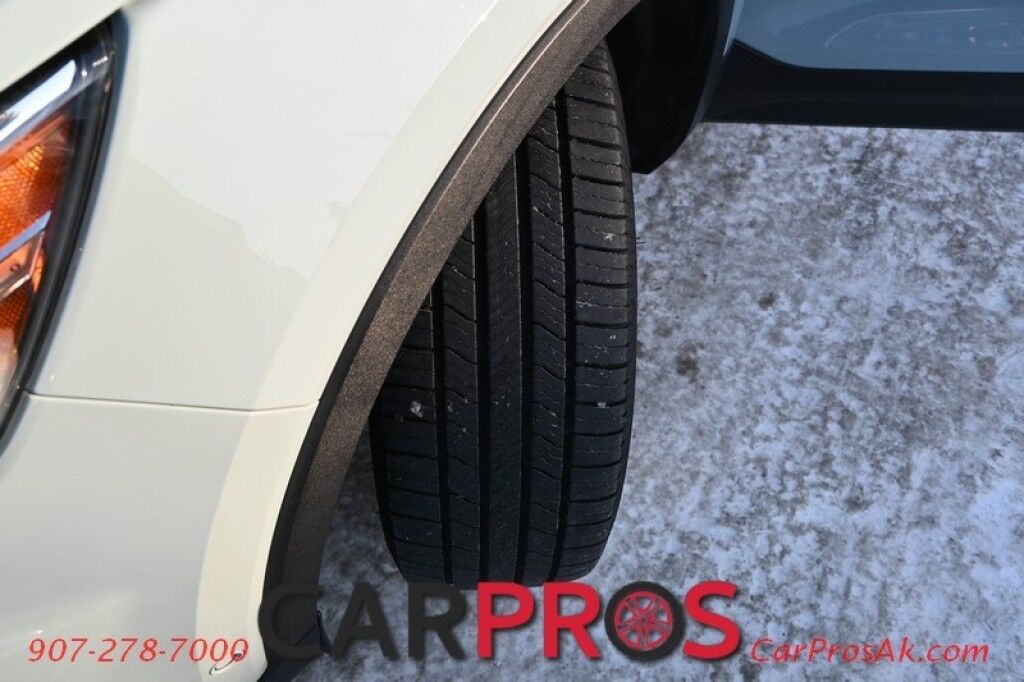 2019 Volvo XC40 Momentum - AWD - Premium & Vision Pkg - Power & Heated Leather Seats - Keyless Entry / Push to Start - Navigation - Bluetooth - Backup Camera - Power Tilt Heated Side Mirrors - Collision Warning System / Blind Spot Alert - 1 Owner Anchorage AK