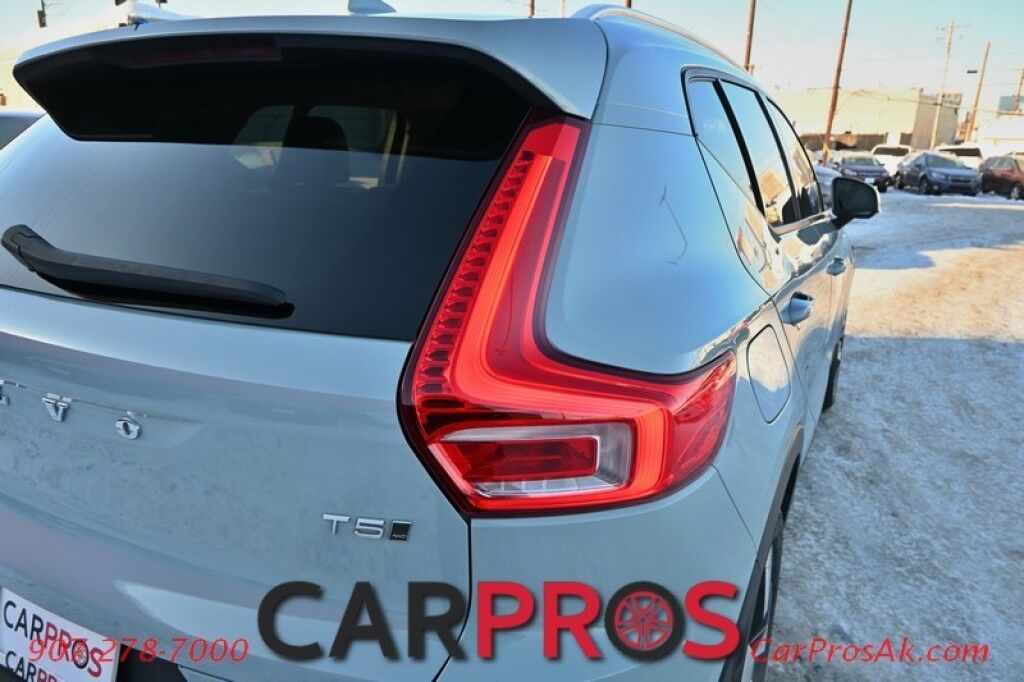 2019 Volvo XC40 Momentum - AWD - Premium & Vision Pkg - Power & Heated Leather Seats - Keyless Entry / Push to Start - Navigation - Bluetooth - Backup Camera - Power Tilt Heated Side Mirrors - Collision Warning System / Blind Spot Alert - 1 Owner Anchorage AK