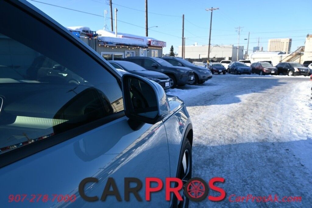 2019 Volvo XC40 Momentum - AWD - Premium & Vision Pkg - Power & Heated Leather Seats - Keyless Entry / Push to Start - Navigation - Bluetooth - Backup Camera - Power Tilt Heated Side Mirrors - Collision Warning System / Blind Spot Alert - 1 Owner Anchorage AK