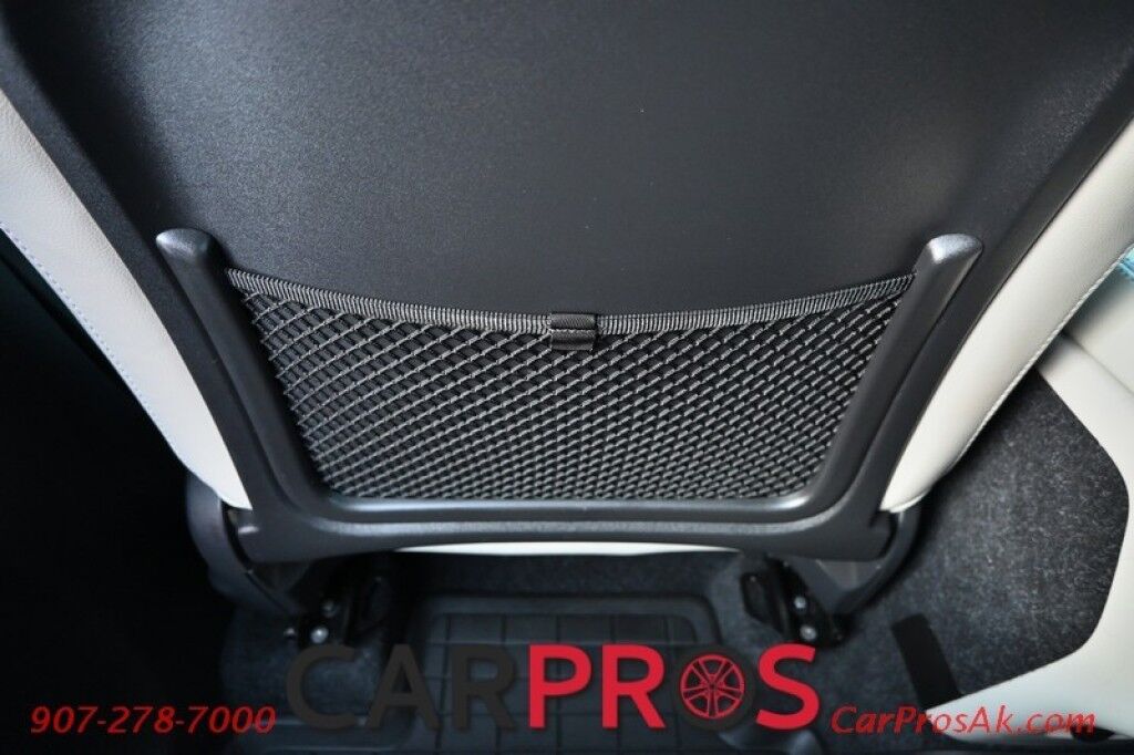 2019 Volvo XC40 Momentum - AWD - Premium & Vision Pkg - Power & Heated Leather Seats - Keyless Entry / Push to Start - Navigation - Bluetooth - Backup Camera - Power Tilt Heated Side Mirrors - Collision Warning System / Blind Spot Alert - 1 Owner Anchorage AK