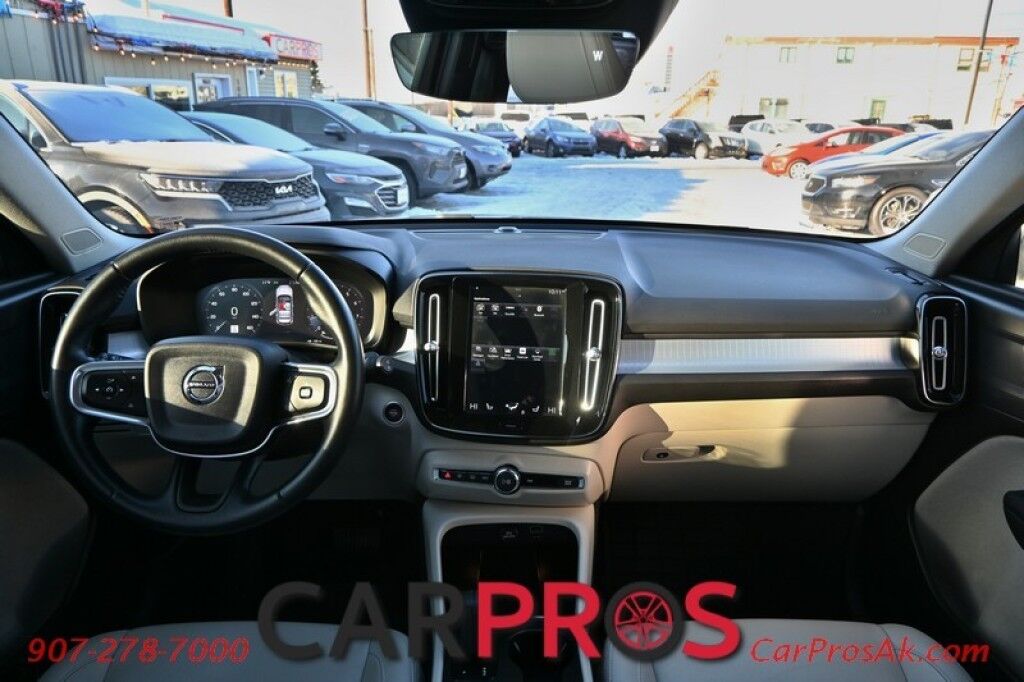 2019 Volvo XC40 Momentum - AWD - Premium & Vision Pkg - Power & Heated Leather Seats - Keyless Entry / Push to Start - Navigation - Bluetooth - Backup Camera - Power Tilt Heated Side Mirrors - Collision Warning System / Blind Spot Alert - 1 Owner Anchorage AK