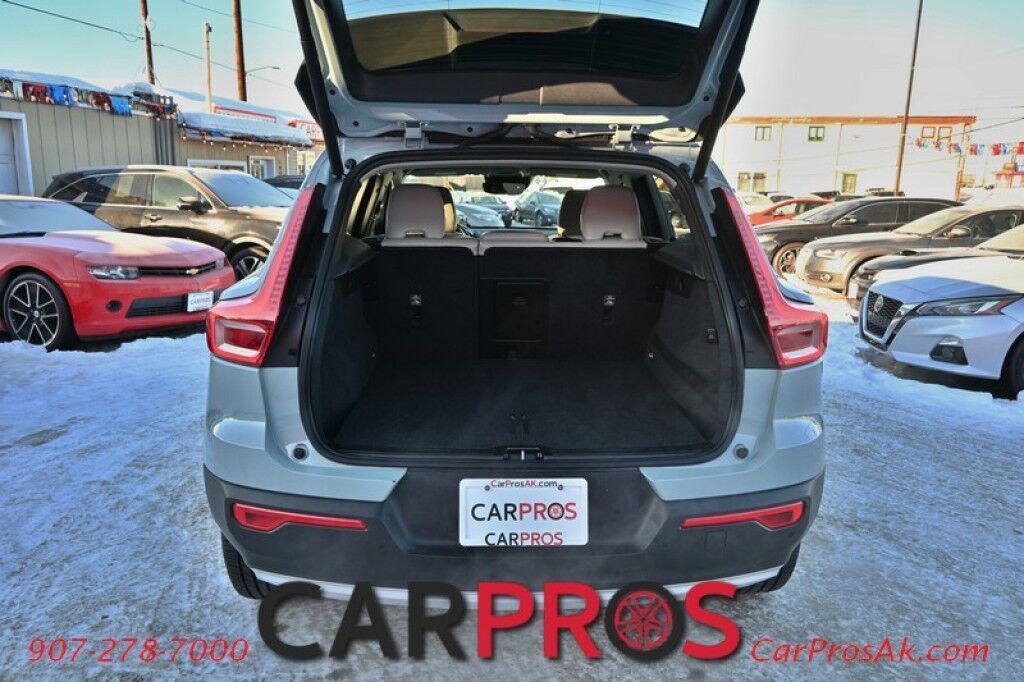 2019 Volvo XC40 Momentum - AWD - Premium & Vision Pkg - Power & Heated Leather Seats - Keyless Entry / Push to Start - Navigation - Bluetooth - Backup Camera - Power Tilt Heated Side Mirrors - Collision Warning System / Blind Spot Alert - 1 Owner Anchorage AK