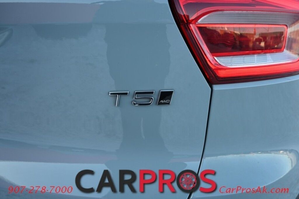 2019 Volvo XC40 Momentum - AWD - Premium & Vision Pkg - Power & Heated Leather Seats - Keyless Entry / Push to Start - Navigation - Bluetooth - Backup Camera - Power Tilt Heated Side Mirrors - Collision Warning System / Blind Spot Alert - 1 Owner Anchorage AK