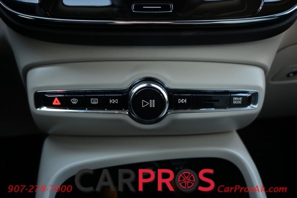 2019 Volvo XC40 Momentum - AWD - Premium & Vision Pkg - Power & Heated Leather Seats - Keyless Entry / Push to Start - Navigation - Bluetooth - Backup Camera - Power Tilt Heated Side Mirrors - Collision Warning System / Blind Spot Alert - 1 Owner Anchorage AK