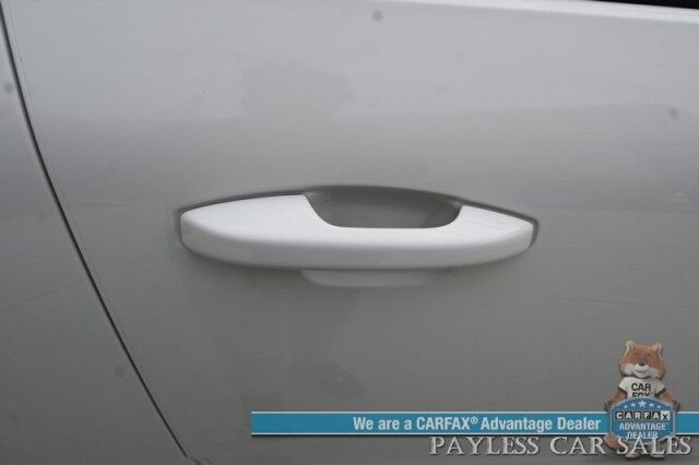 2019 Volvo XC40 Momentum / AWD / Vision Pkg / Power & Heated Leather Seats / Heated Steering Wheel / Lane Departure & Blind Spot Alert / Apple CarPlay & Android Auto / Back Up Camera / Front & Rear Park Assist / 31 MPG Anchorage AK