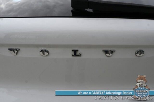 2019 Volvo XC40 Momentum / AWD / Vision Pkg / Power & Heated Leather Seats / Heated Steering Wheel / Lane Departure & Blind Spot Alert / Apple CarPlay & Android Auto / Back Up Camera / Front & Rear Park Assist / 31 MPG Anchorage AK