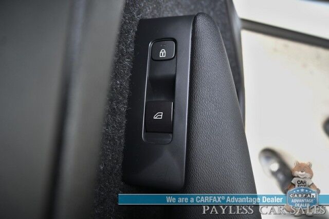 2019 Volvo XC40 Momentum / AWD / Vision Pkg / Power & Heated Leather Seats / Heated Steering Wheel / Lane Departure & Blind Spot Alert / Apple CarPlay & Android Auto / Back Up Camera / Front & Rear Park Assist / 31 MPG Anchorage AK