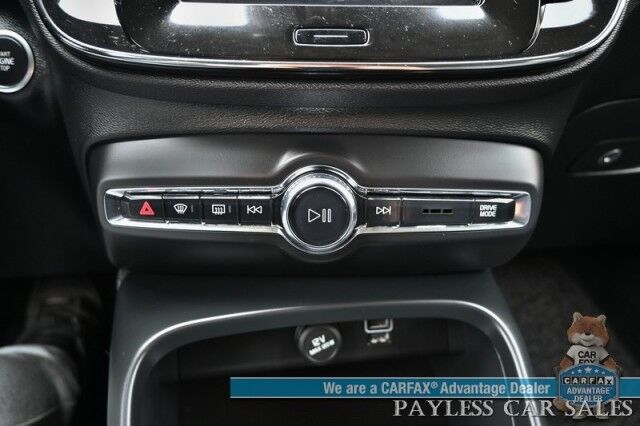 2019 Volvo XC40 Momentum / AWD / Vision Pkg / Power & Heated Leather Seats / Heated Steering Wheel / Lane Departure & Blind Spot Alert / Apple CarPlay & Android Auto / Back Up Camera / Front & Rear Park Assist / 31 MPG Anchorage AK