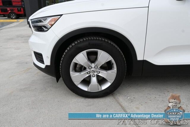 2019 Volvo XC40 Momentum / AWD / Vision Pkg / Power & Heated Leather Seats / Heated Steering Wheel / Lane Departure & Blind Spot Alert / Apple CarPlay & Android Auto / Back Up Camera / Front & Rear Park Assist / 31 MPG Anchorage AK