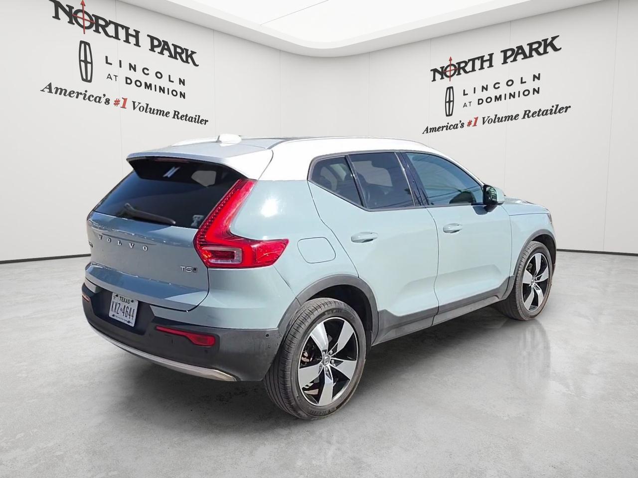 2019 Volvo XC40 Momentum