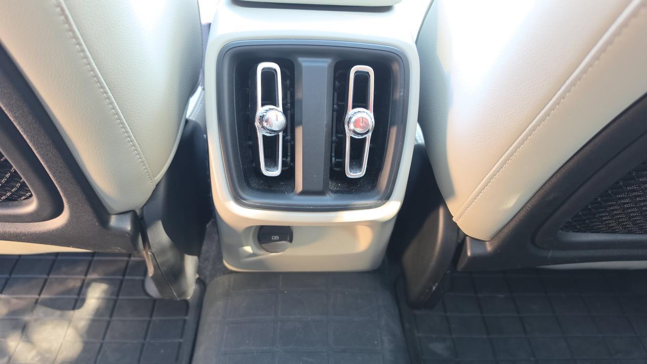 2019 Volvo XC40 Momentum