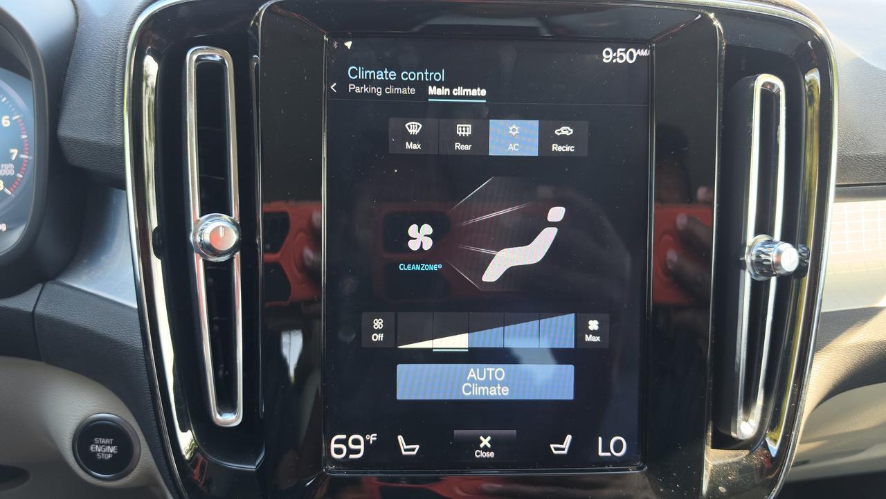 2019 Volvo XC40 Momentum