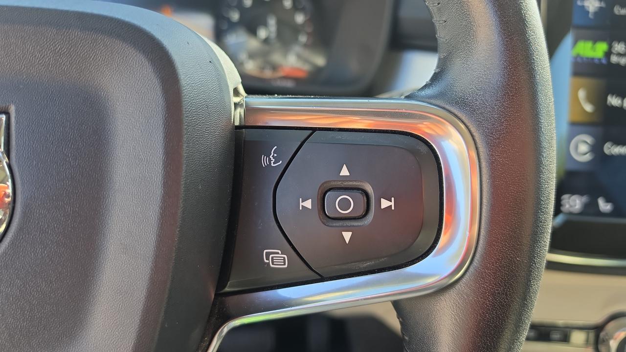 2019 Volvo XC40 Momentum