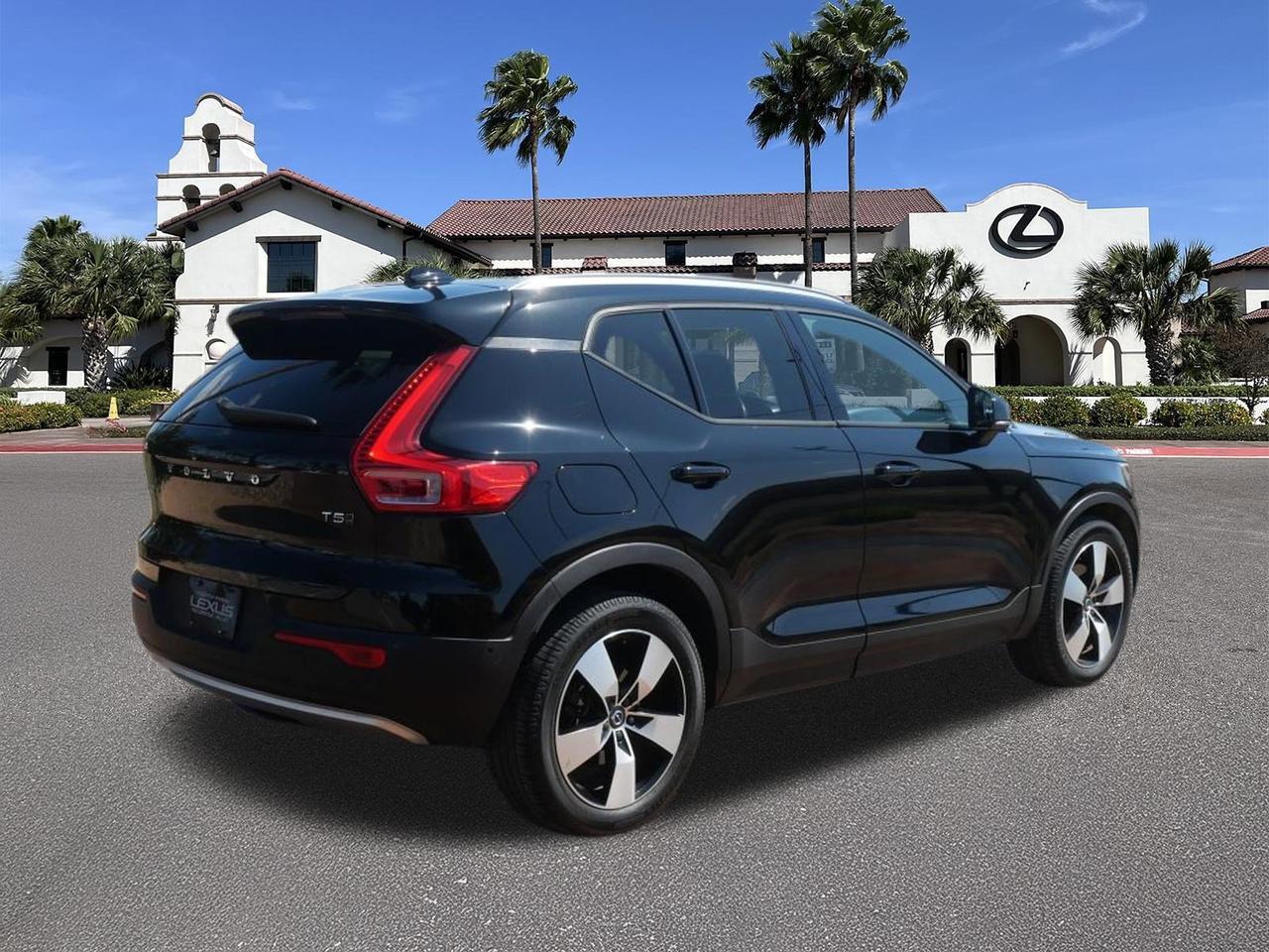 2019 Volvo XC40 Momentum