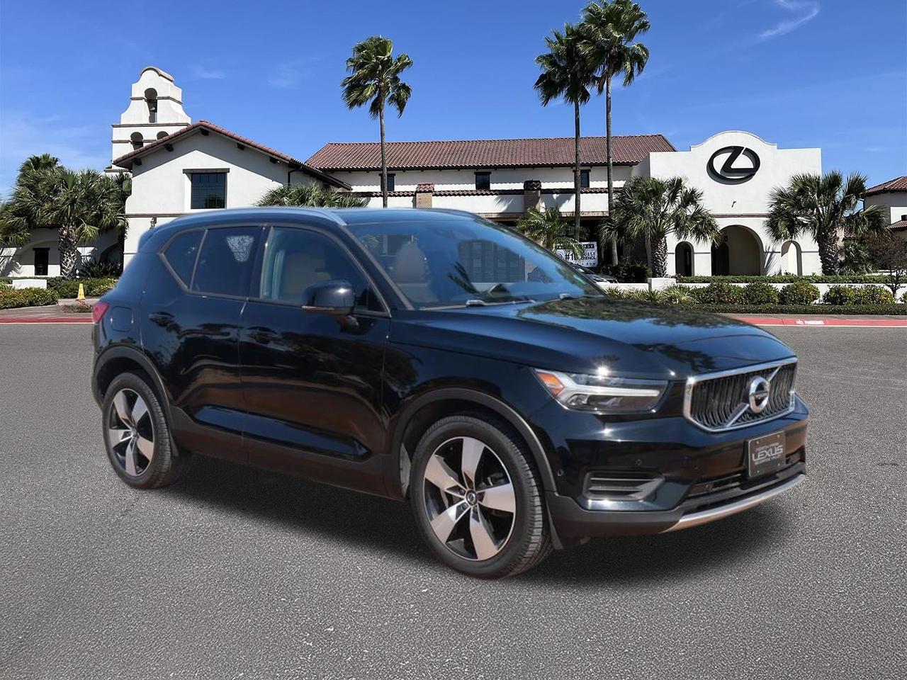 2019 Volvo XC40 Momentum