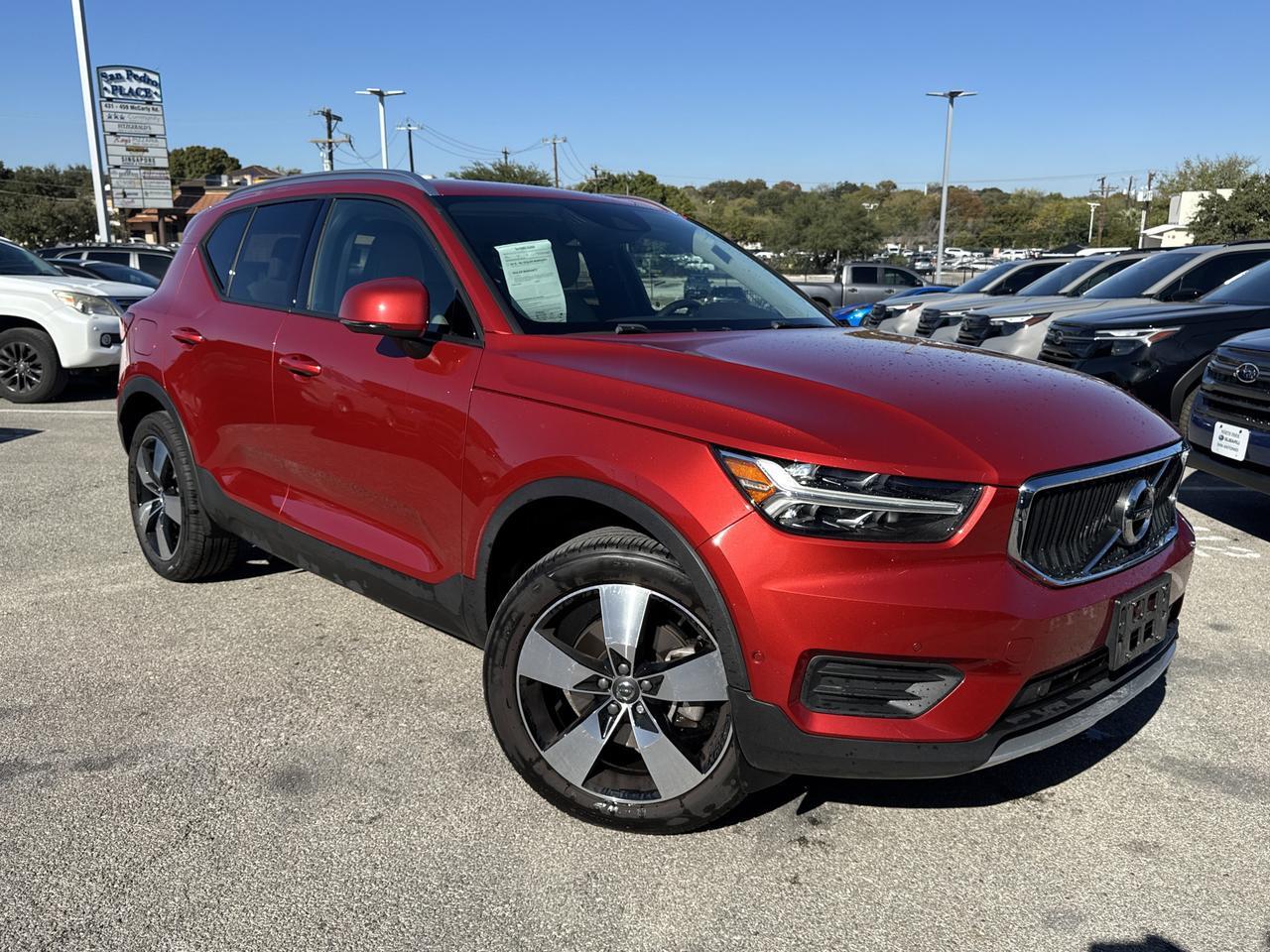 2019 Volvo XC40 Momentum