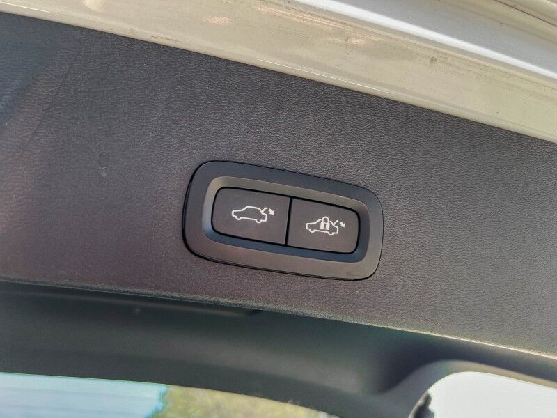 2019 Volvo XC40 Momentum Wilmington NC