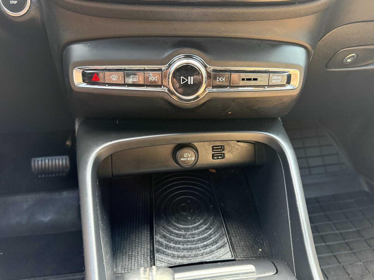 2019 Volvo XC40 Momentum Westborough MA