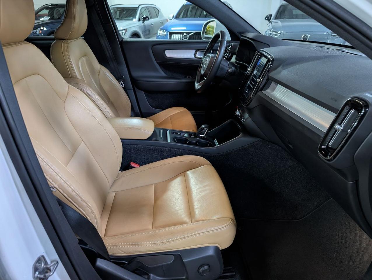 2019 Volvo XC40 T5 AWD Momentum | High Performance Audio, Panoramic Roof * Portland OR