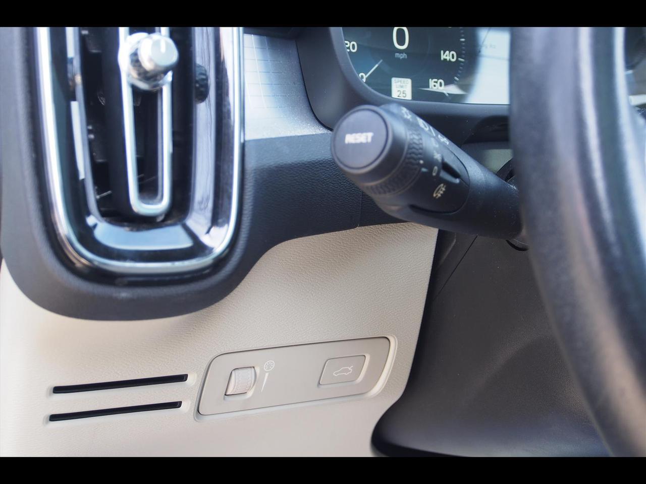 2019 Volvo XC40 T5 Momentum Raleigh NC