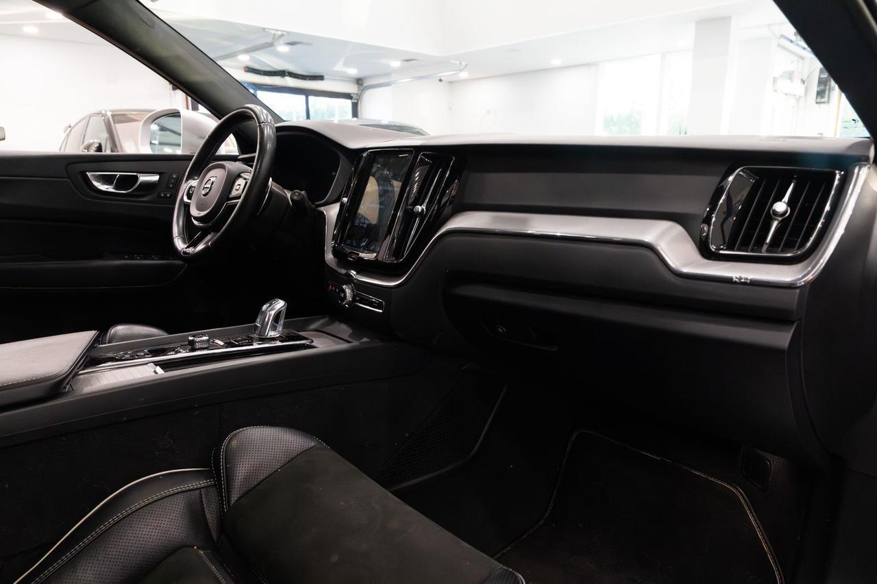 2019 Volvo XC60 Hybrid T8 R-Design Gladstone OR