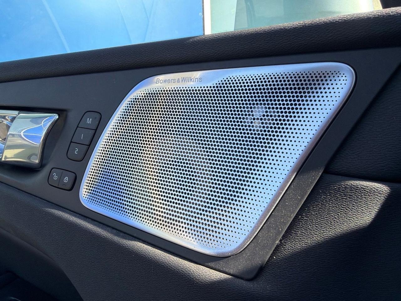 2019 Volvo XC60 Hybrid T8 R-Design Bend OR
