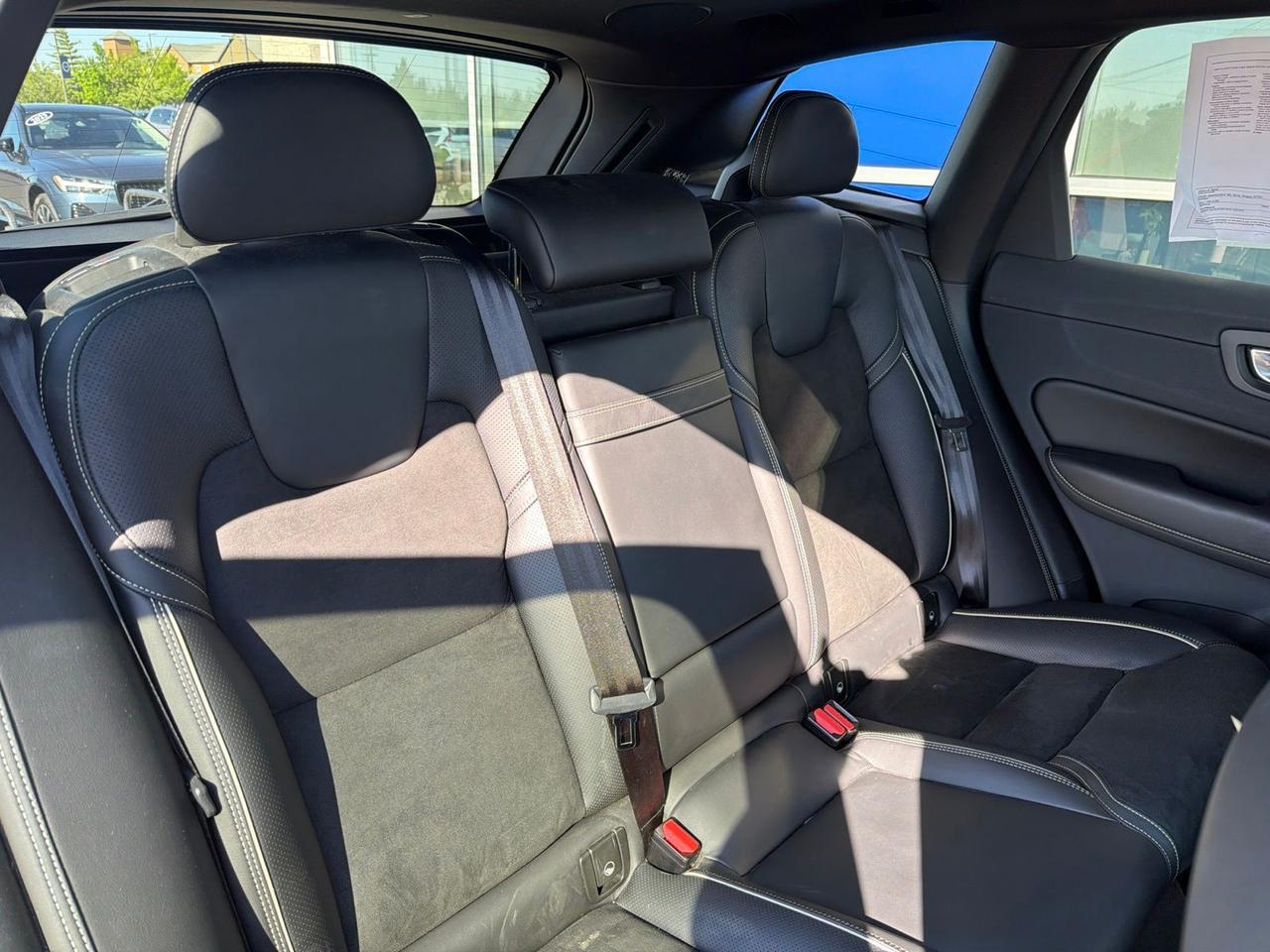 2019 Volvo XC60 Hybrid T8 R-Design Bend OR