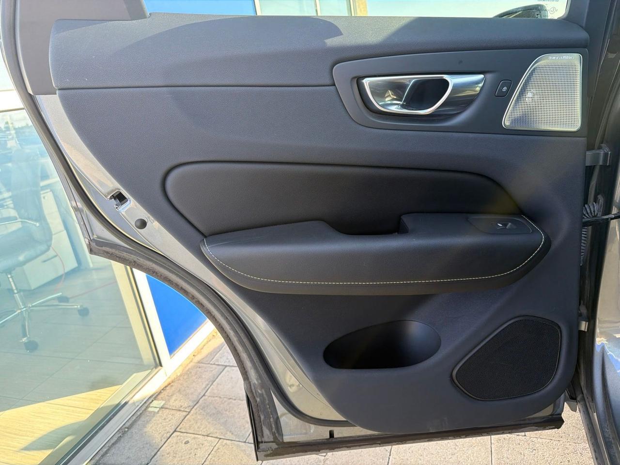 2019 Volvo XC60 Hybrid T8 R-Design Bend OR