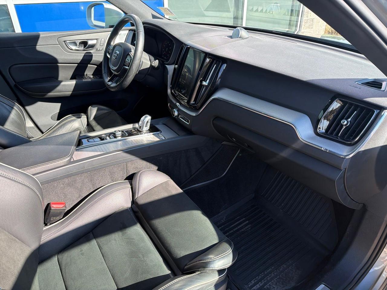 2019 Volvo XC60 Hybrid T8 R-Design Bend OR