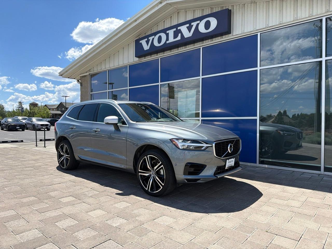 2019 Volvo XC60 Hybrid T8 R-Design