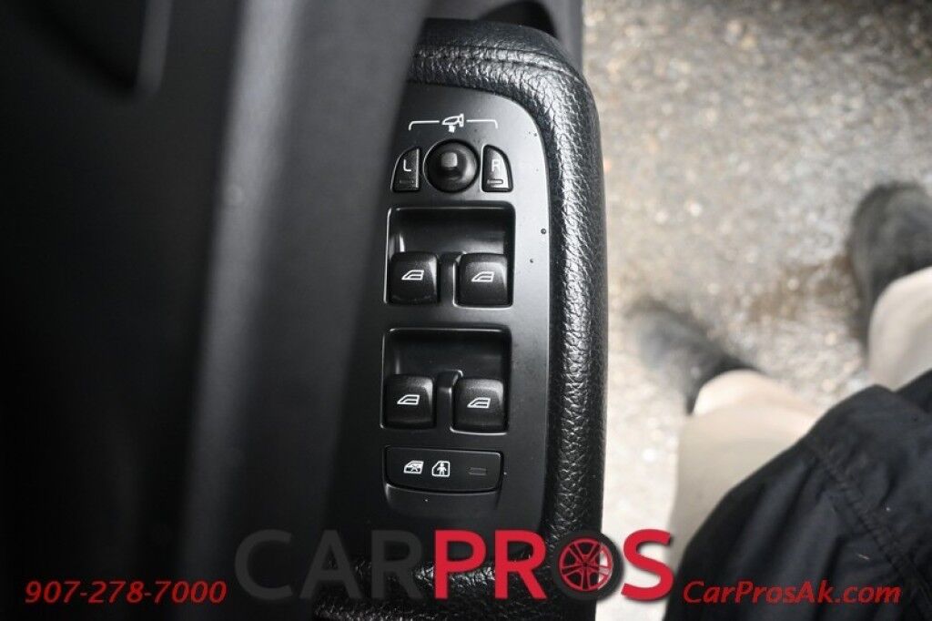2019 Volvo XC60 Inscription T6 - AWD - Front & Rear Heated Leather Seats - Heated Steering Wheel - Panoramic Sunroof - Harmon Kardon Speakers - Blind Spot Alert - Front & Rear Park Assist - Apple CarPlay & Android Auto - Back up Camera - Keyless Entry & Start Anchorage AK