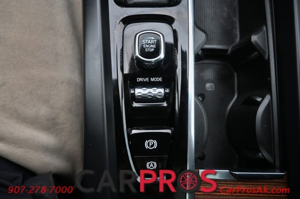 2019 Volvo XC60 Inscription T6 - AWD - Front & Rear Heated Leather Seats - Heated Steering Wheel - Panoramic Sunroof - Harmon Kardon Speakers - Blind Spot Alert - Front & Rear Park Assist - Apple CarPlay & Android Auto - Back up Camera - Keyless Entry & Start Anchorage AK