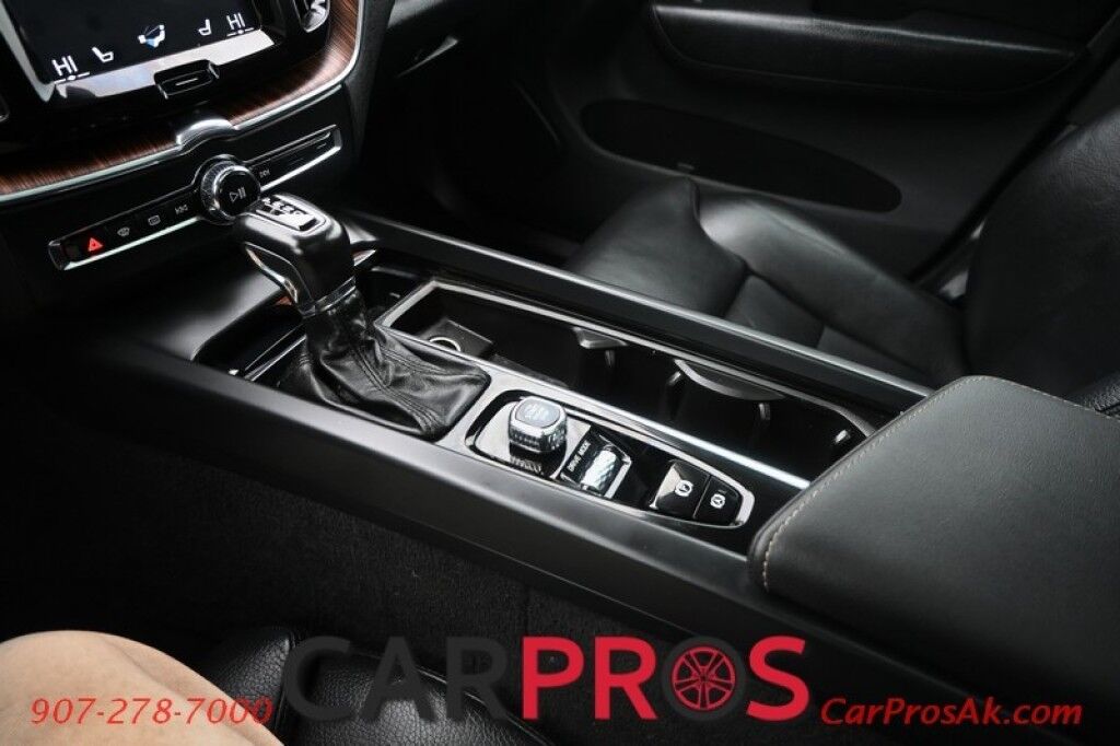 2019 Volvo XC60 Inscription T6 - AWD - Front & Rear Heated Leather Seats - Heated Steering Wheel - Panoramic Sunroof - Harmon Kardon Speakers - Blind Spot Alert - Front & Rear Park Assist - Apple CarPlay & Android Auto - Back up Camera - Keyless Entry & Start Anchorage AK