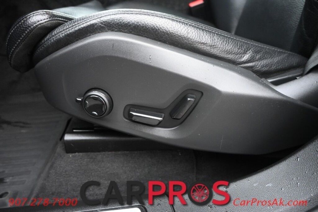 2019 Volvo XC60 Inscription T6 - AWD - Front & Rear Heated Leather Seats - Heated Steering Wheel - Panoramic Sunroof - Harmon Kardon Speakers - Blind Spot Alert - Front & Rear Park Assist - Apple CarPlay & Android Auto - Back up Camera - Keyless Entry & Start Anchorage AK