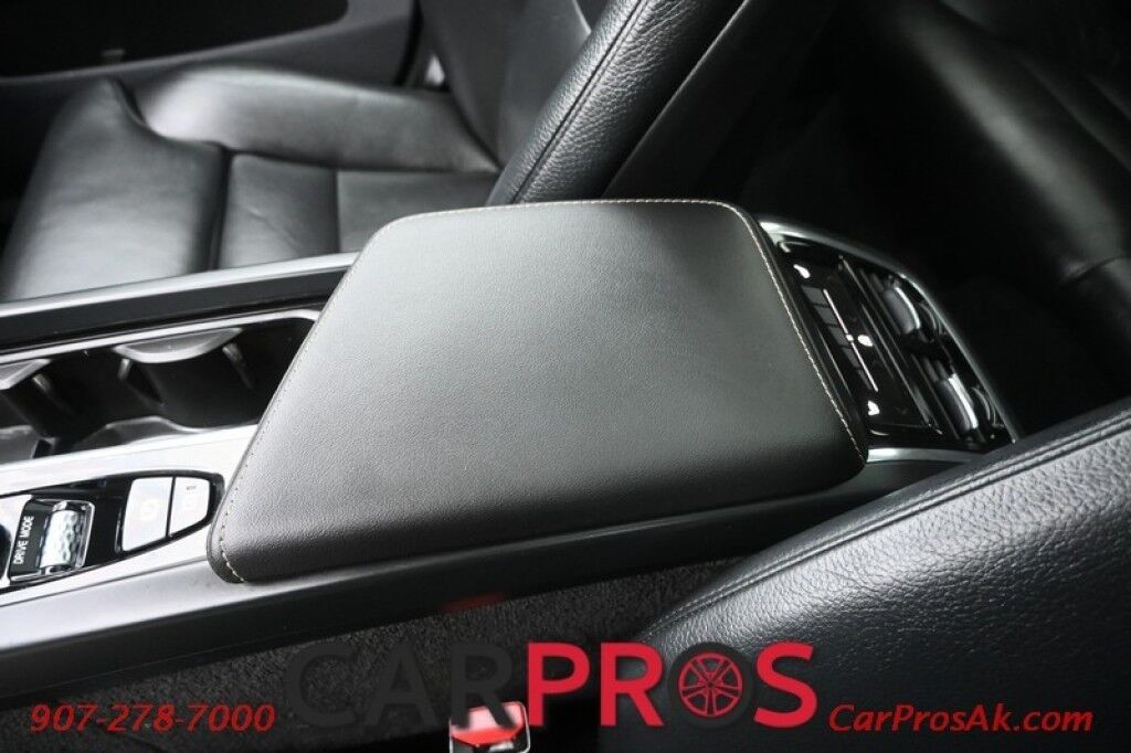 2019 Volvo XC60 Inscription T6 - AWD - Front & Rear Heated Leather Seats - Heated Steering Wheel - Panoramic Sunroof - Harmon Kardon Speakers - Blind Spot Alert - Front & Rear Park Assist - Apple CarPlay & Android Auto - Back up Camera - Keyless Entry & Start Anchorage AK