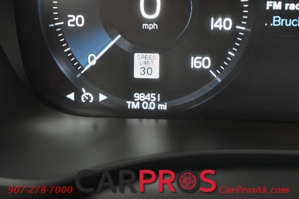 2019 Volvo XC60 Inscription T6 - AWD - Front & Rear Heated Leather Seats - Heated Steering Wheel - Panoramic Sunroof - Harmon Kardon Speakers - Blind Spot Alert - Front & Rear Park Assist - Apple CarPlay & Android Auto - Back up Camera - Keyless Entry & Start Anchorage AK