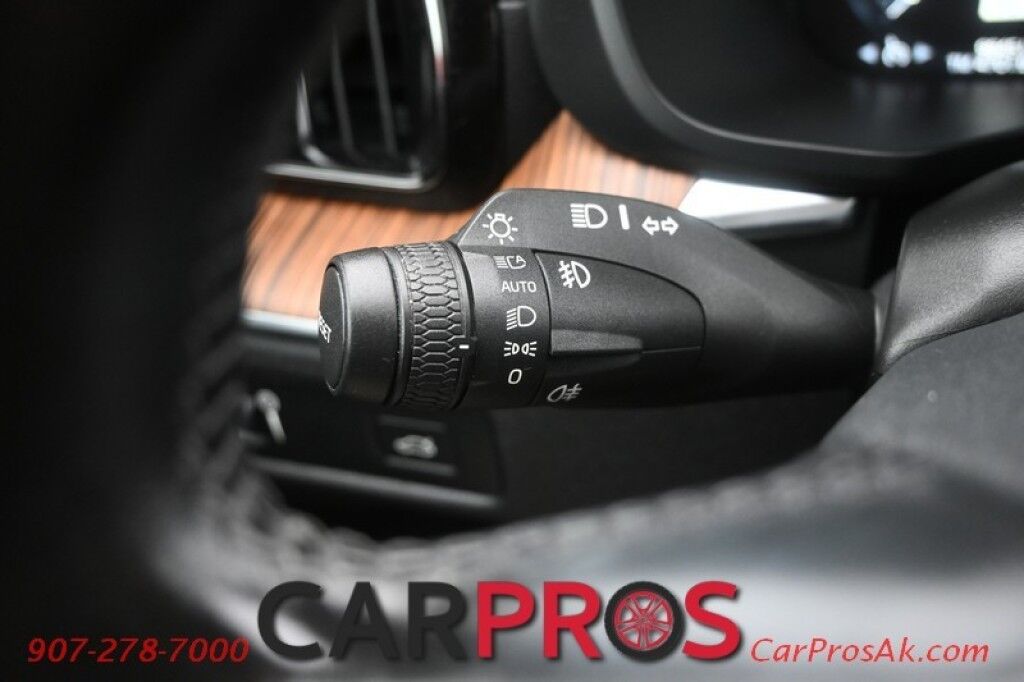 2019 Volvo XC60 Inscription T6 - AWD - Front & Rear Heated Leather Seats - Heated Steering Wheel - Panoramic Sunroof - Harmon Kardon Speakers - Blind Spot Alert - Front & Rear Park Assist - Apple CarPlay & Android Auto - Back up Camera - Keyless Entry & Start Anchorage AK