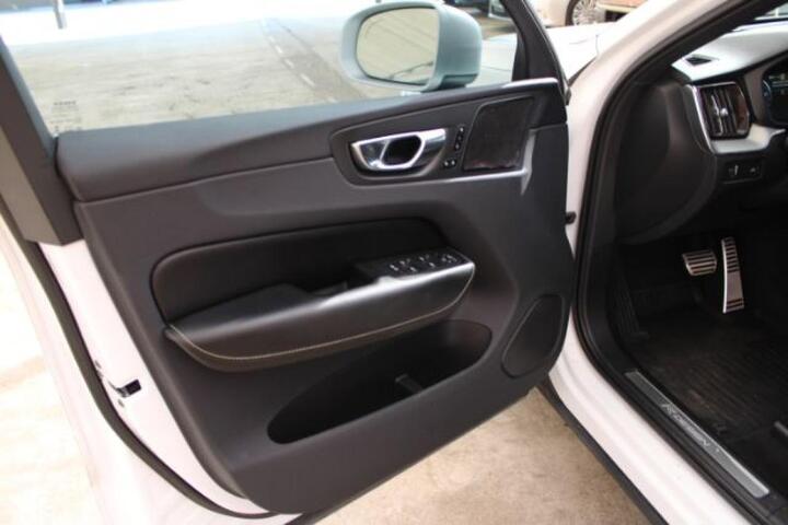 2019 Volvo XC60 R-Design Plano TX 2019 Volvo XC60 R-Design Plano TX
