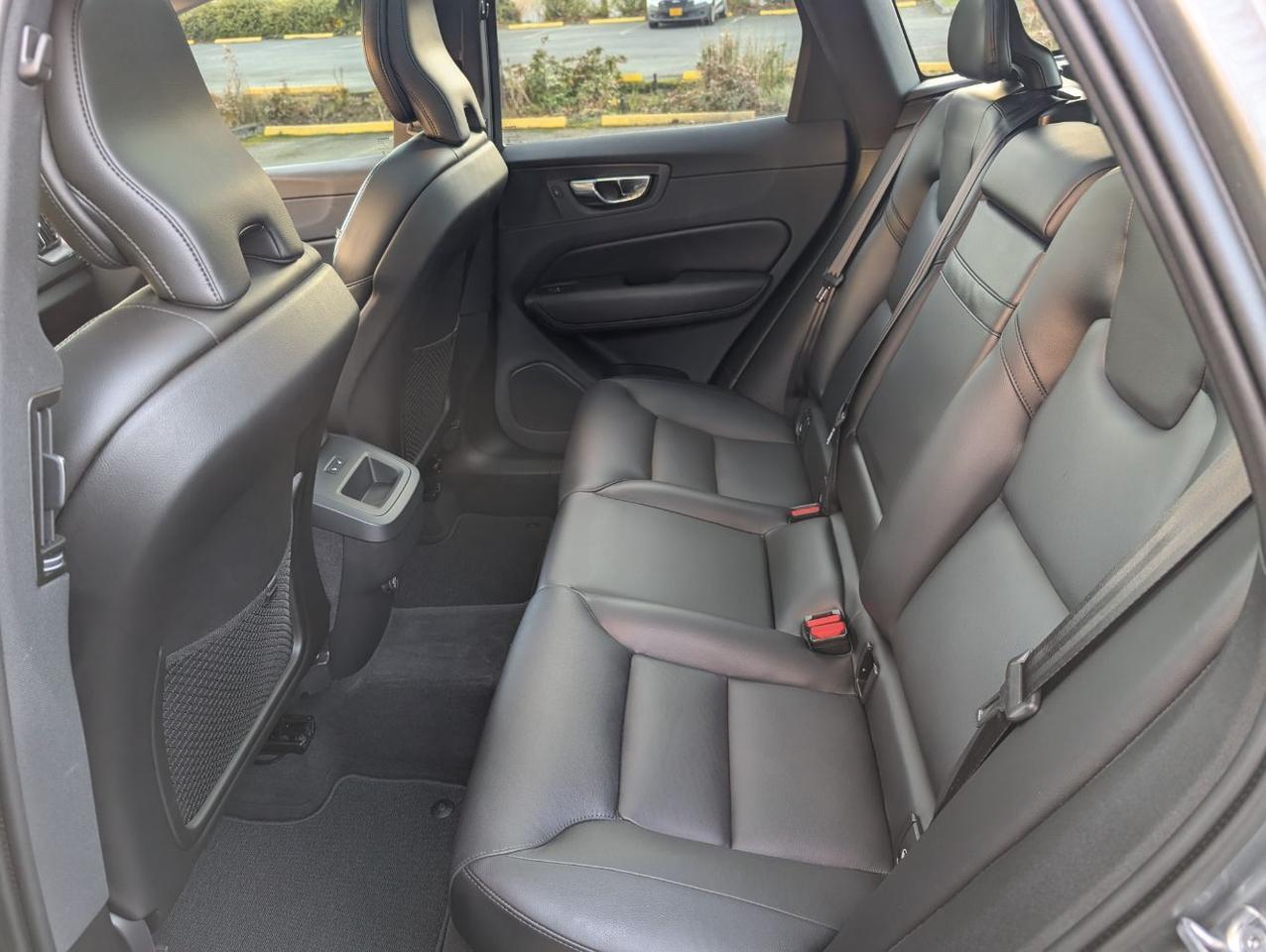 2019 Volvo XC60 T6 AWD Momentum | HK Premium Sound, Nav, Pano Roof, 4 Heated Seats & Heated Wheel Portland OR