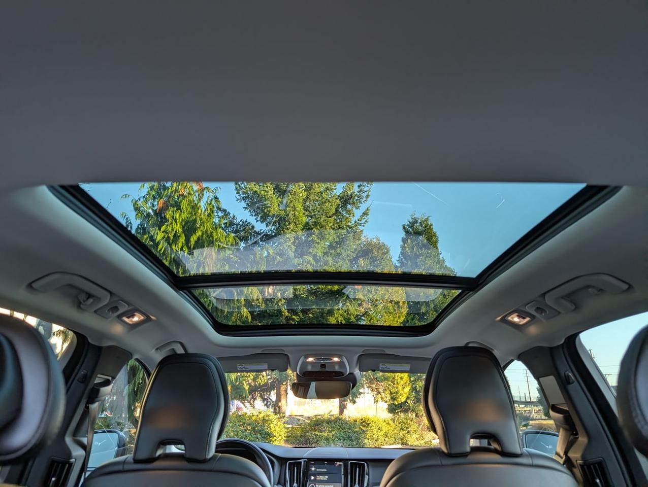 2019 Volvo XC60 T6 AWD Momentum | HK Premium Sound, Nav, Pano Roof, 4 Heated Seats & Heated Wheel Portland OR