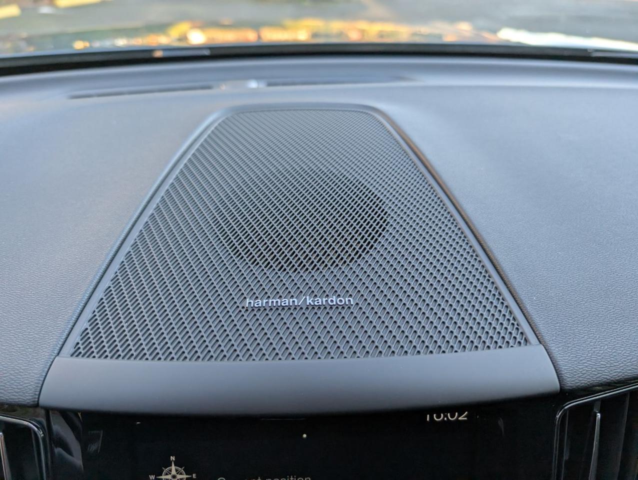 2019 Volvo XC60 T6 AWD Momentum | HK Premium Sound, Nav, Pano Roof, 4 Heated Seats & Heated Wheel Portland OR